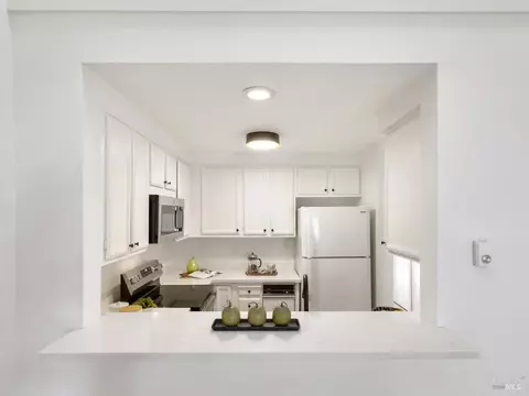 Kitchen - 192 Cypress Pl, Sausalito, CA 94965 photo 8 of 9