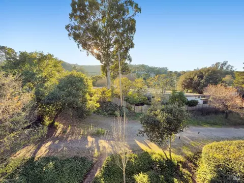 Exterior - 192 Cypress Pl, Sausalito, CA 94965 photo 9 of 19