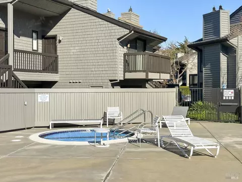 Exterior - 192 Cypress Pl, Sausalito, CA 94965 photo 15 of 19