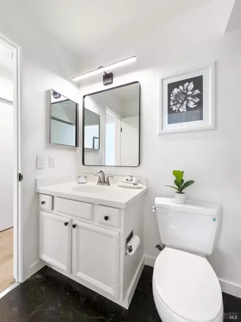 Bath - 192 Cypress Pl, Sausalito, CA 94965 photo 4 of 8