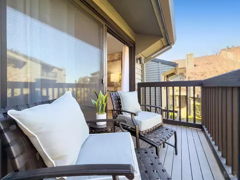 Exterior - 192 Cypress Pl, Sausalito, CA 94965 photo 4 of 19