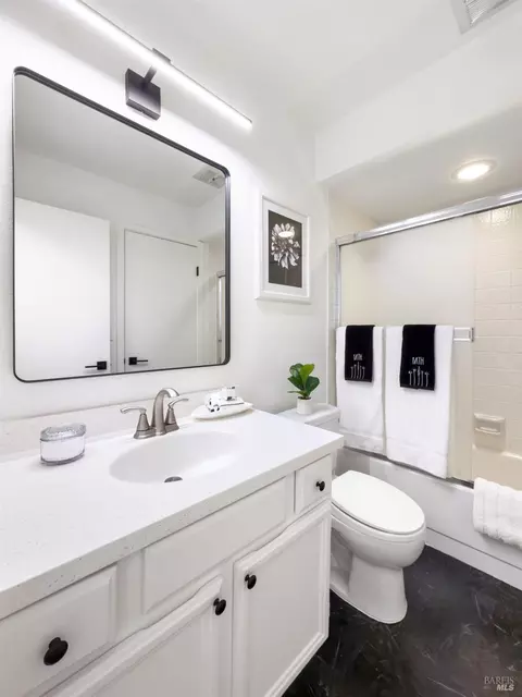 Bath - 192 Cypress Pl, Sausalito, CA 94965 photo 1 of 8