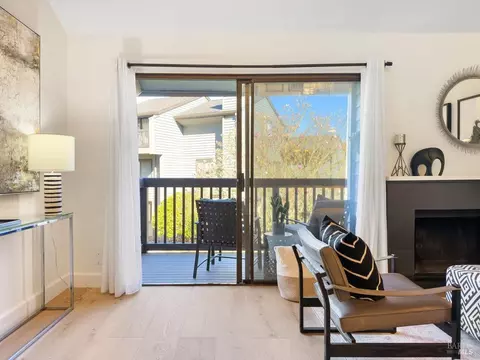 Living - 192 Cypress Pl, Sausalito, CA 94965 photo 2 of 6