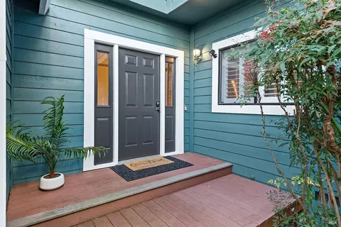 1406 Marylyn Cir, Petaluma, CA 94954