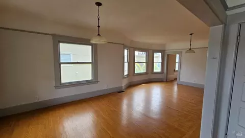 Living - 839-841 Capitol St, Vallejo, CA 94590 photo 1 of 2