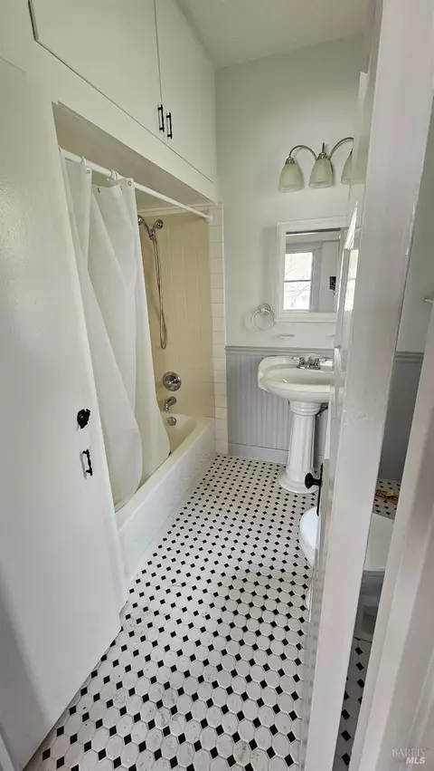 Bath - 839-841 Capitol St, Vallejo, CA 94590 photo 1 of 2
