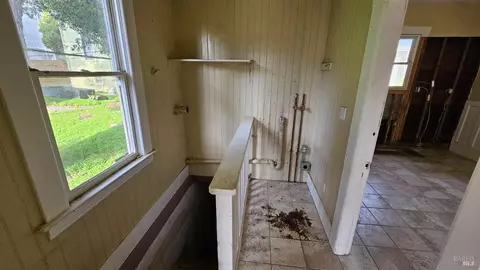 Entry Way - 839-841 Capitol St, Vallejo, CA 94590 photo 5 of 5