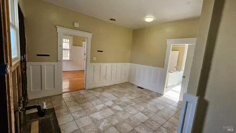 Entry Way - 839-841 Capitol St, Vallejo, CA 94590 photo 3 of 5