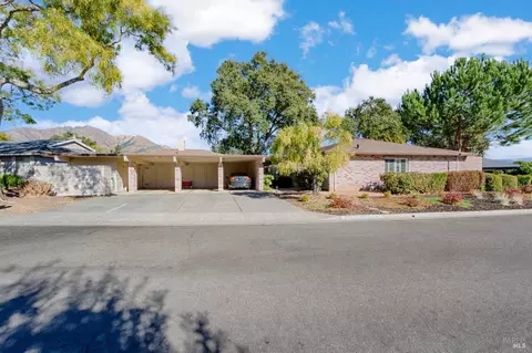 332 Twin Lakes Dr, Santa Rosa, CA 95409