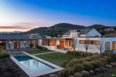 855 Grape Stone Ln, Sonoma, CA 95476