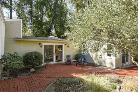 1040 Yell Ln, Glen Ellen, CA 95442