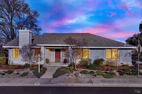 139 Teton Dr, Vacaville, CA 95687