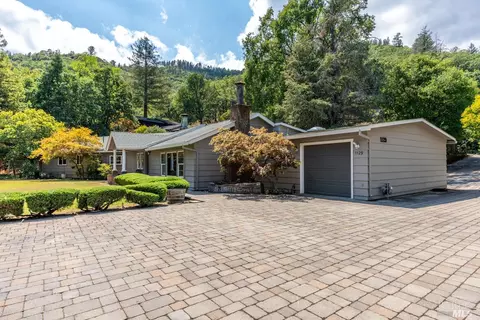 Exterior - 1129 W Standley St, Ukiah, CA 95482 photo 2 of 8
