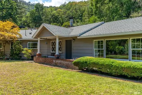 Exterior - 1129 W Standley St, Ukiah, CA 95482 photo 6 of 8