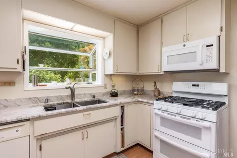 Kitchen - 1129 W Standley St, Ukiah, CA 95482 photo 3 of 3