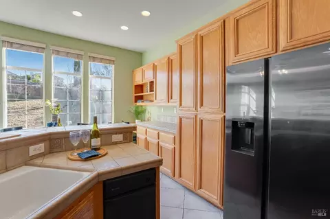 7805 Caracena Ct, Vallejo, CA 94591 photo 11