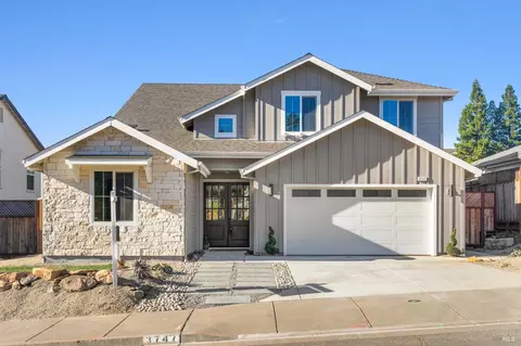 3747 Paxton Pl, Santa Rosa, CA 95404