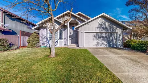 132 Elsbree Cir, Windsor, CA 95492
