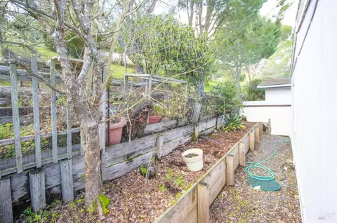 10 Fallen Leaf Dr, Novato, CA 94949 photo 26