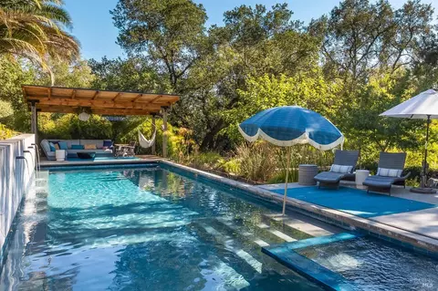 600 Coghlan Rd, Healdsburg, CA 95448