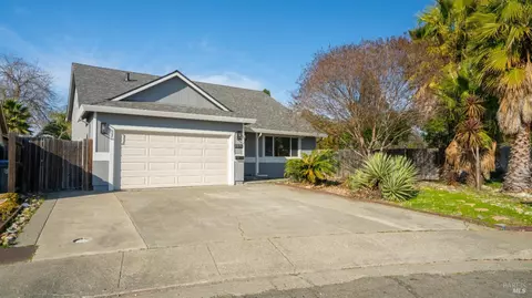 2379 Currier Pl, Fairfield, CA 94533