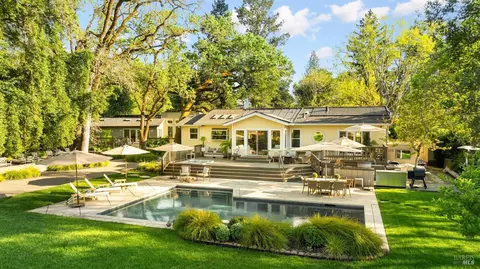 114 Riddle Rd, Glen Ellen, CA 95442