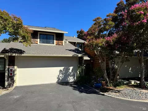 1607 Monroe Ct, Petaluma, CA 94954