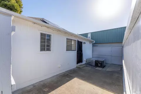 Exterior - 218 Mason St, Ukiah, CA 95482 photo 3 of 8