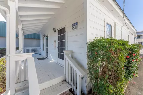 Exterior - 218 Mason St, Ukiah, CA 95482 photo 6 of 8