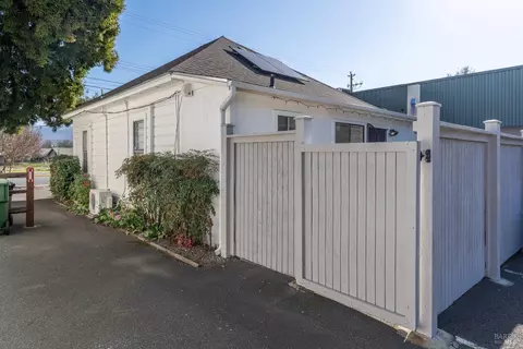 Exterior - 218 Mason St, Ukiah, CA 95482 photo 4 of 8