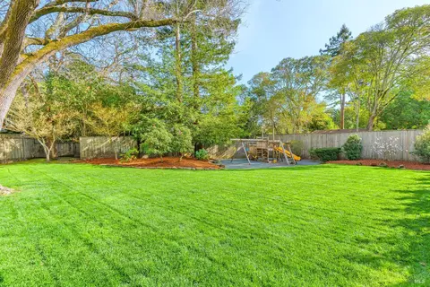 14 Kentdale Ln, Kentfield, CA 94904
