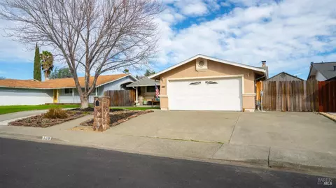 107 Andover Dr, Vacaville, CA 95687