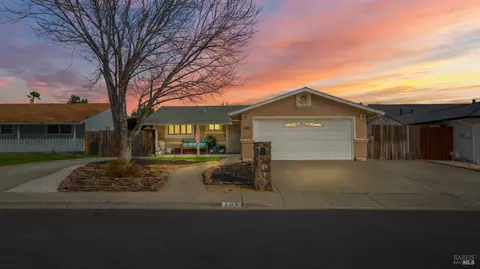 107 Andover Dr, Vacaville, CA 95687 photo 3