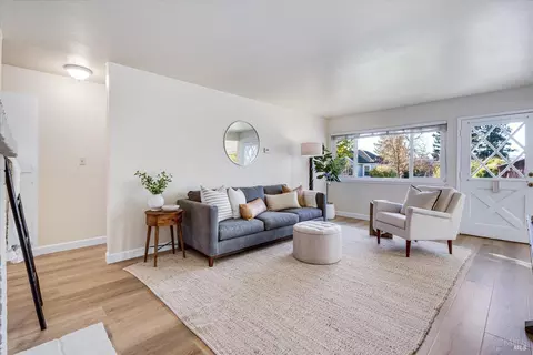 527 E K St, Benicia, CA 94510 photo 7