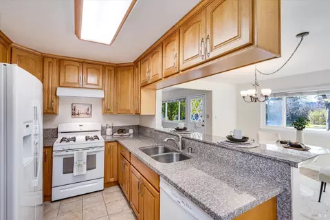 527 E K St, Benicia, CA 94510 photo 14