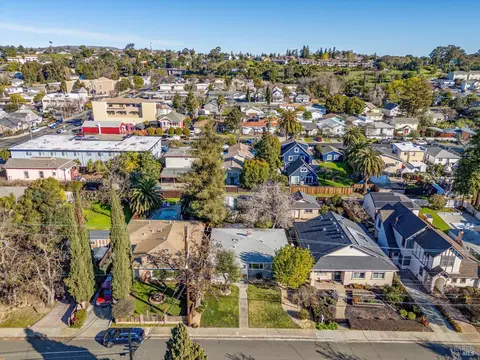 527 E K St, Benicia, CA 94510 photo 3