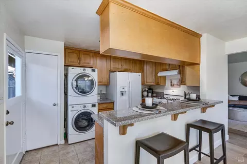 527 E K St, Benicia, CA 94510 photo 12