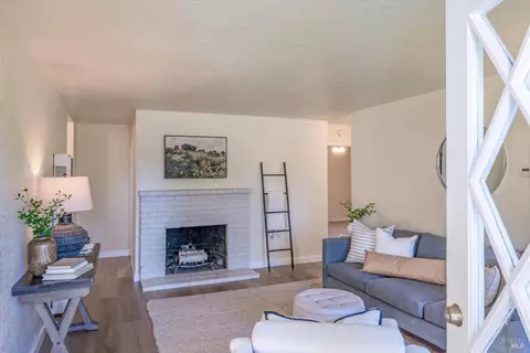 527 E K St, Benicia, CA 94510 photo 5