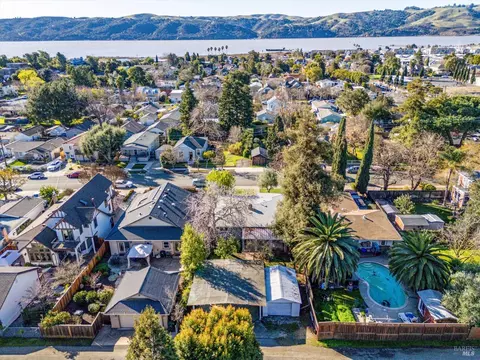 527 E K St, Benicia, CA 94510 photo 4