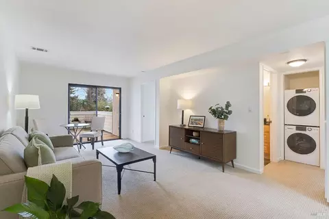 76 Village Cir, San Rafael, CA 94903