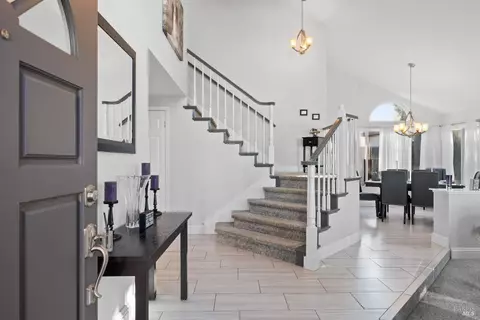 526 Pistachio Pl, Windsor, CA 95492 photo 3