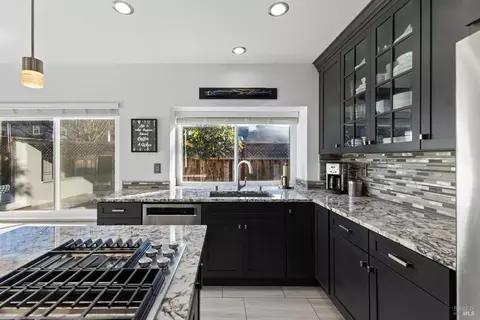 526 Pistachio Pl, Windsor, CA 95492 photo 12