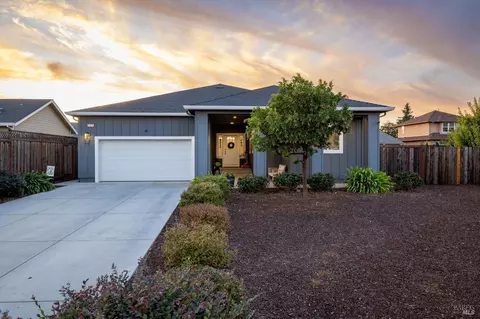 1335 Ridgecrest Ct, Santa Rosa, CA 95403