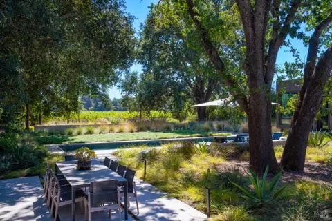 1083 Hedgeside Ave, Napa, CA 94558
