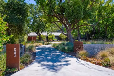 1083 Hedgeside Ave, Napa, CA 94558 photo 2