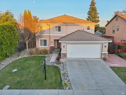 713 Fremont Dr, Vacaville, CA 95687