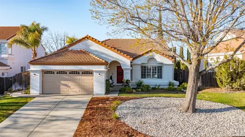 190 Bantry Dr, Vacaville, CA 95688