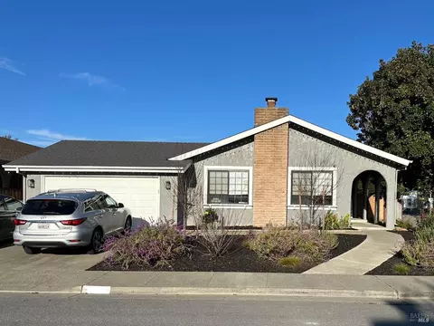 925 Palmetto Way, Petaluma, CA 94954