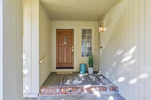 357 Singing Brook Cir, Santa Rosa, CA 95409