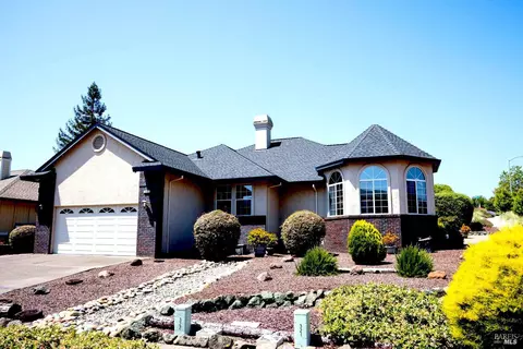 1535 San Ramon Way, Santa Rosa, CA 95409